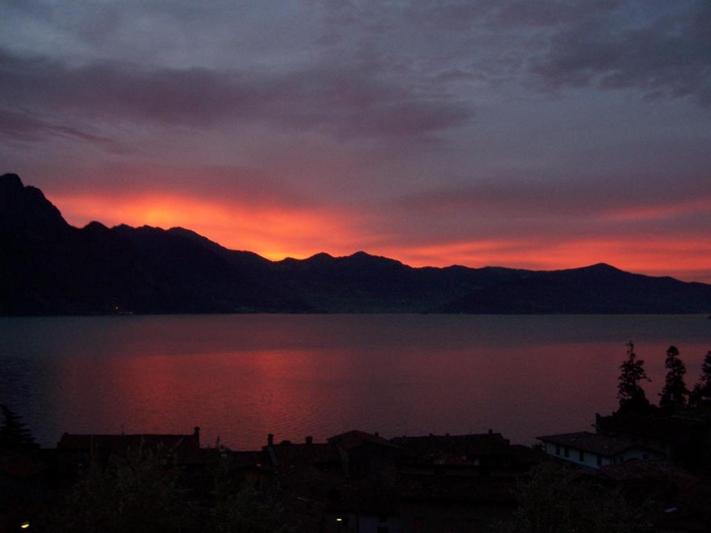 Ai Ronchi B&B Riva di Solto Buitenkant foto